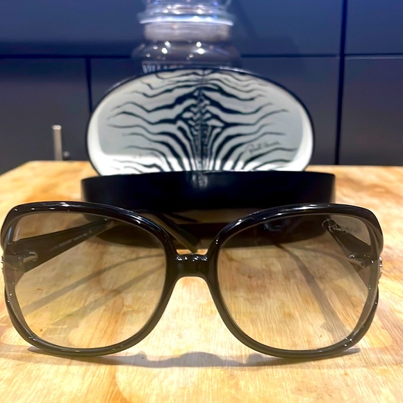 Roberto Cavalli Accessories - ⭐️⭐️PRICE DROP ⭐️⭐️ Roberto Cavalli black sunglasses Danubrite